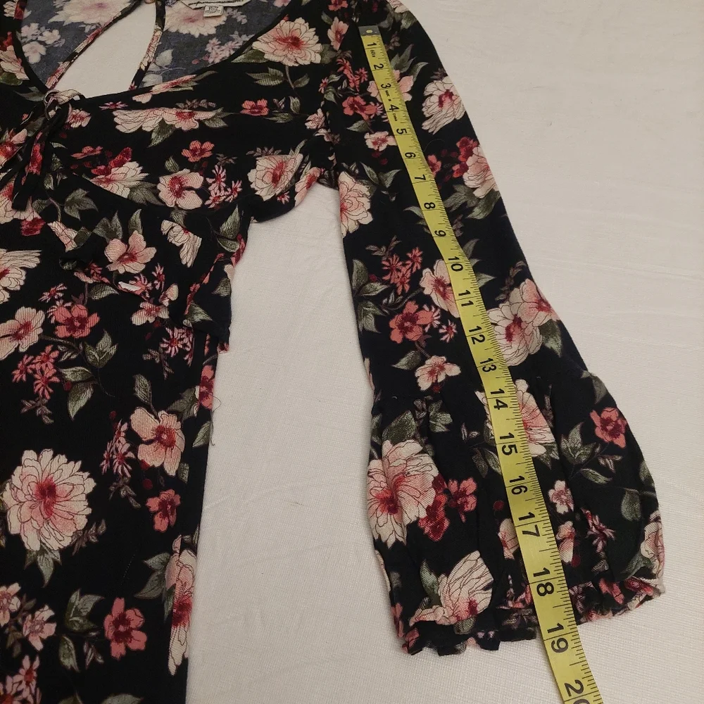 American Eagle Black Floral Print Boho Ruffle V Neck Dress Bell Sleeve Sz XS